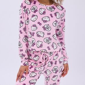 Hello Kitty Printed Velour Jogger Pajama Set